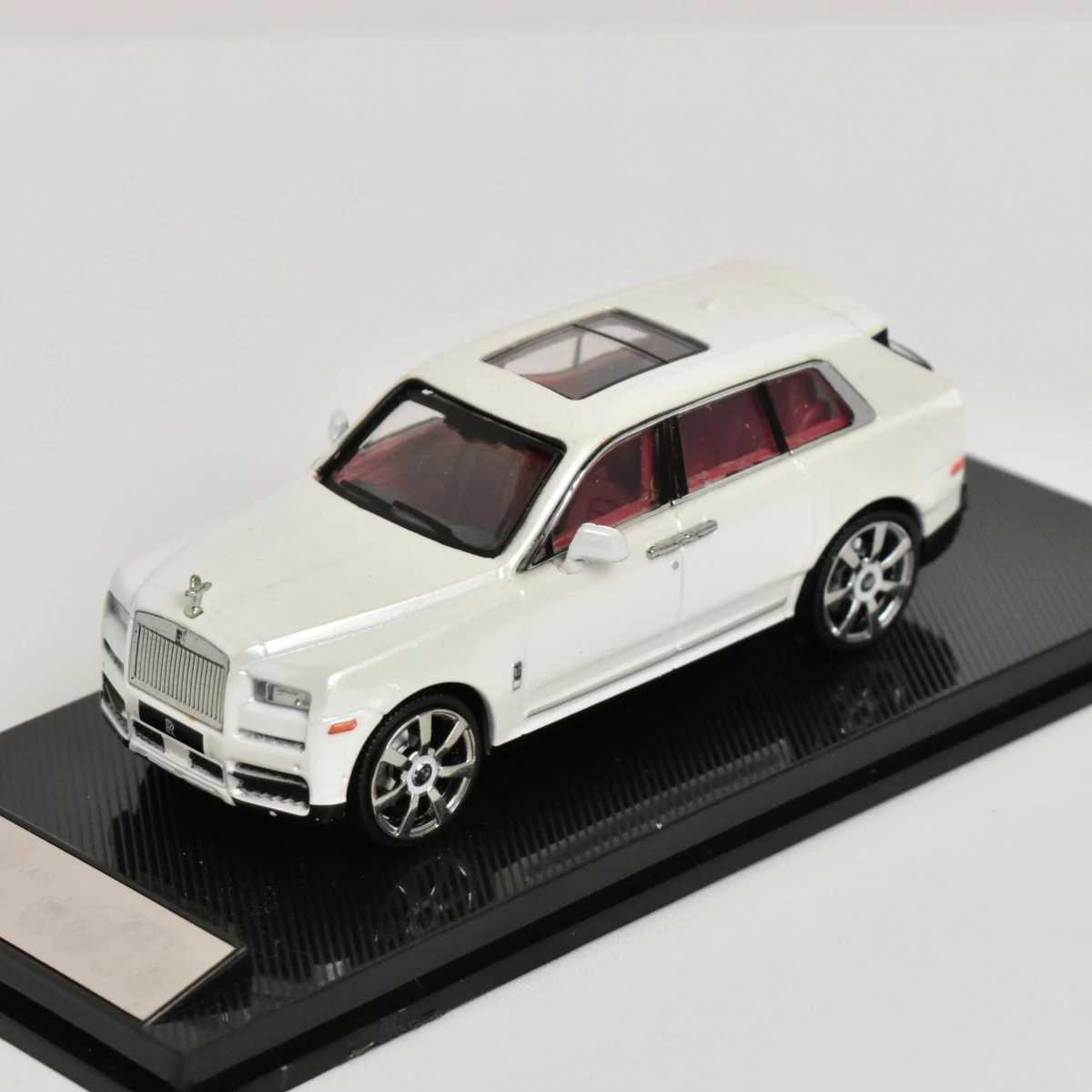 ING 1 64 Cullinan SUV Diecast model car X241209