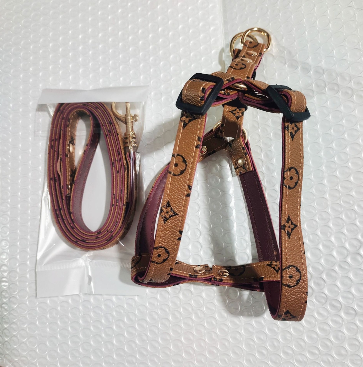 DHL 5 styles Adjustable PU Leather Pet Collars Fashion Letters Print Old wers Leashes for Cat Dog Necklace Durable Neck Decoration Accessory Pets Supp