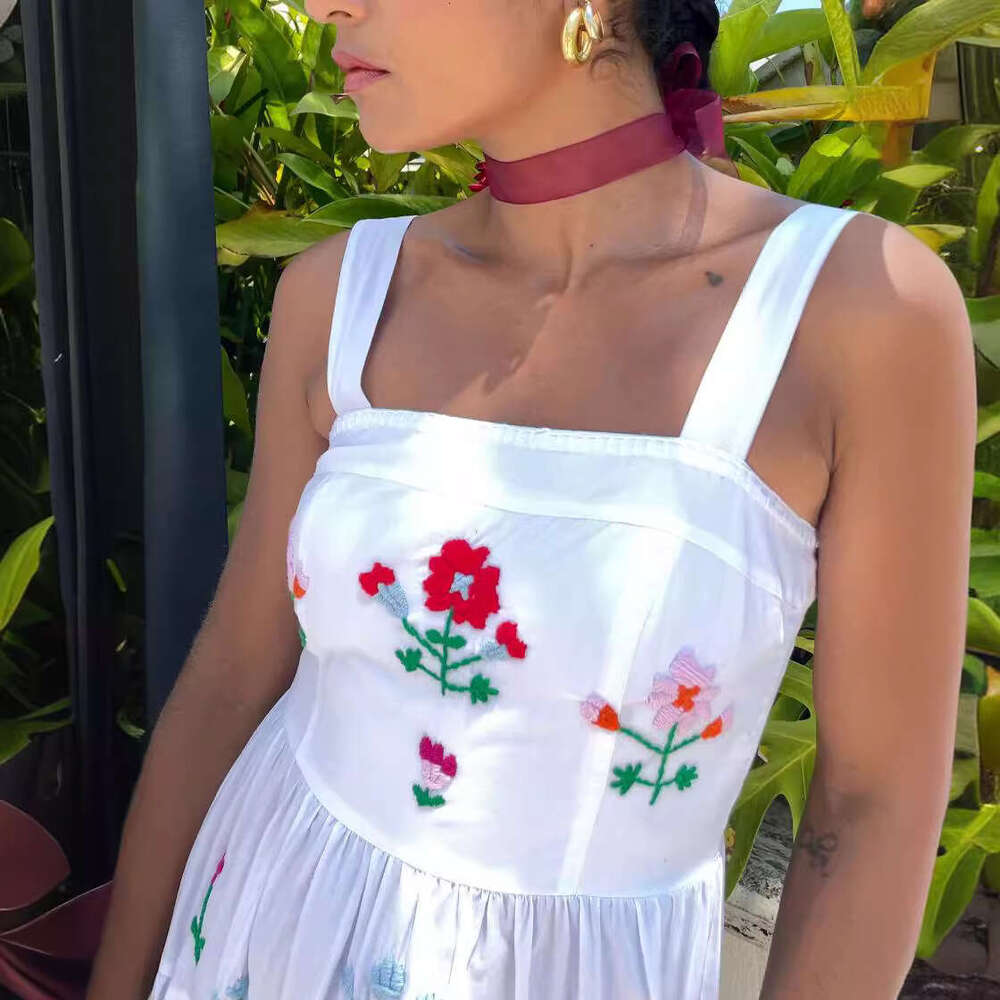 New Embroidered Pleated Camisole For Women's Wear, Beach Vacation Long Dress