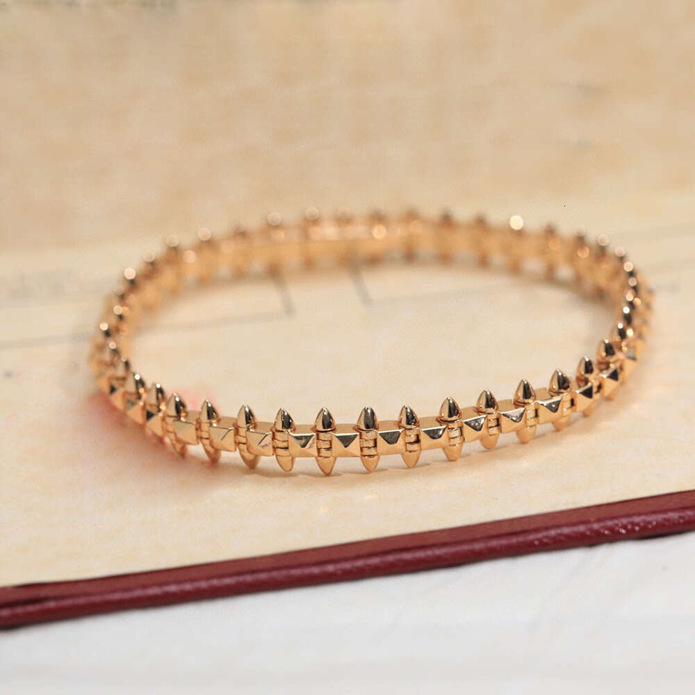 Fashion Rivet Bracelet Couple High Quality Men's and Women's Gifts Exquisite Party Brand Accessories Classic Hot Selg