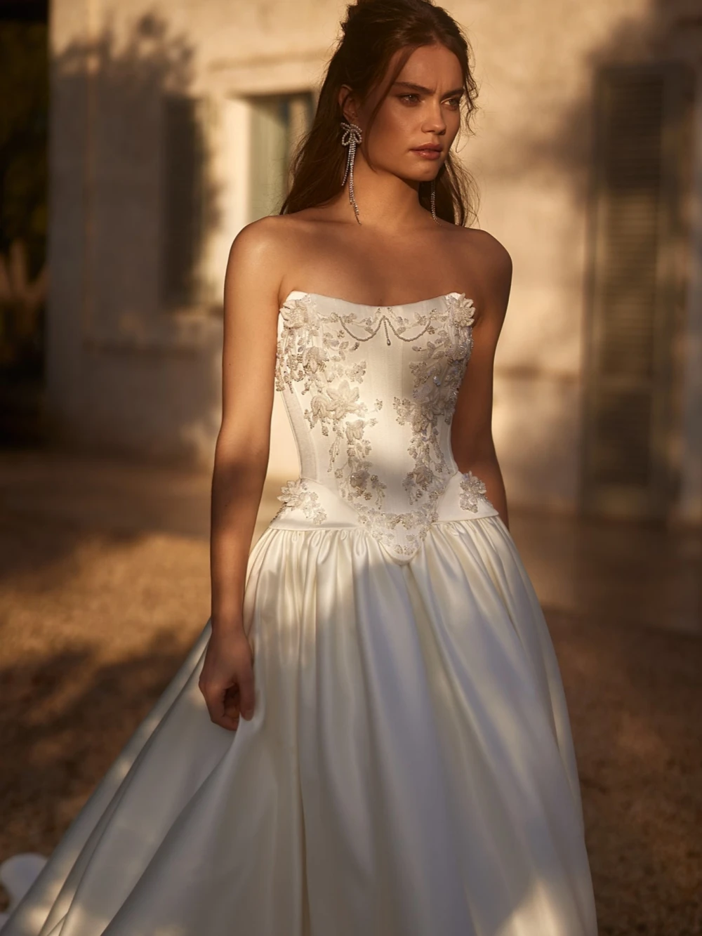 Elegant Wedding Dress For Women Strapless Sleeveless Gown Sequins Appliques Lace Up Sweep Train Dresses Custom Made Vestidos De Novia