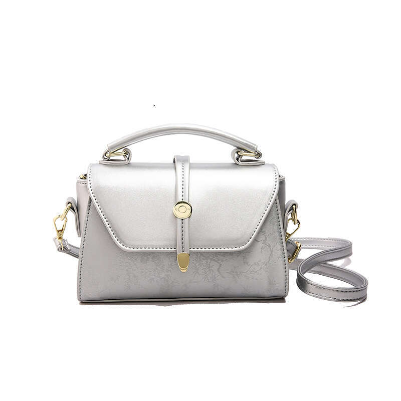 2024 new minimalist versatile single shoulder crossbody high-end fashionable small square bag, casual and trendy handbag for women