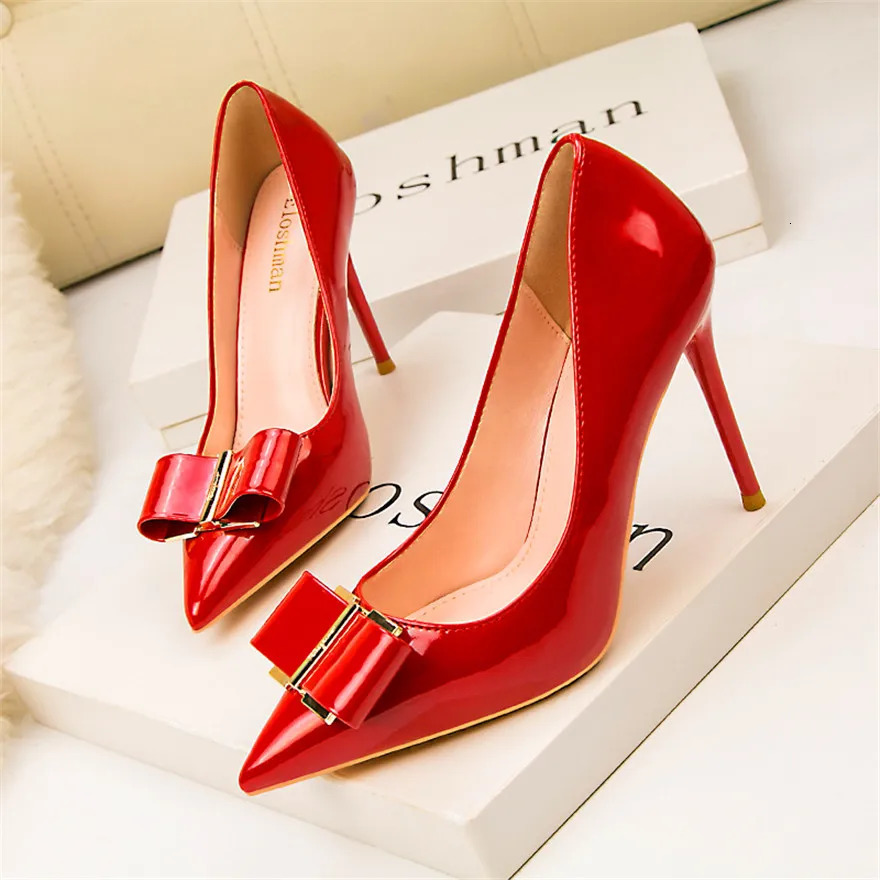 Korean Metal Bowknot Pointed Toe Women Pumps Fashion Patent Leather High Heels Shoes Black Red Shallow Wedding Shoes Party 241209