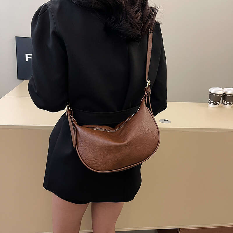Exclusive Women's Dumpling Bun Live Streaming New Fashionable Single Shoulder Crossbody Solid Color Versatile Premium Pillow Bag