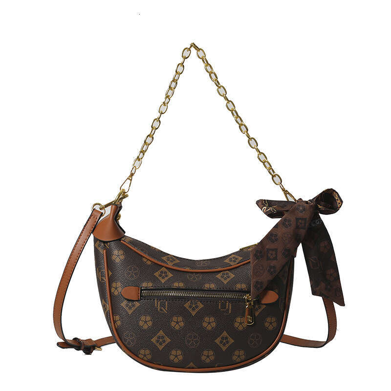 High end, light luxury letter printed women's versatile, casual, underarm pea bag, fashionable chain shoulder crossbody bag