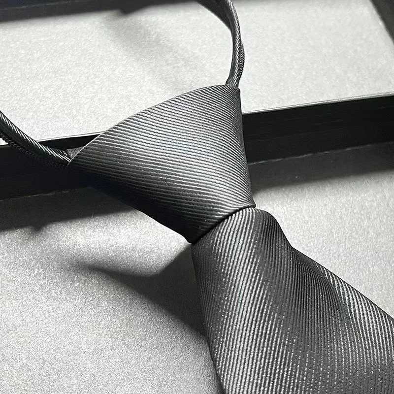 Neck Ties Mens and womens pure black polyester zipper ties are fashionable and convenient suitable for business men and womenH241209