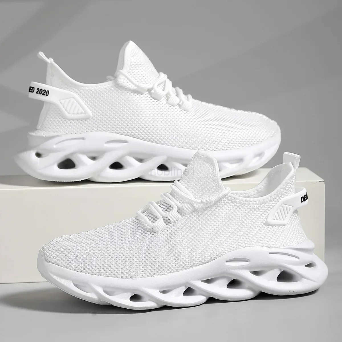 Mens Running Shoes 2024 Mens White Sneakers Shoes Mesh Breathable Outdoor Tennis Walking Gym Shoes for Men Plus Size 39-47 Z241209