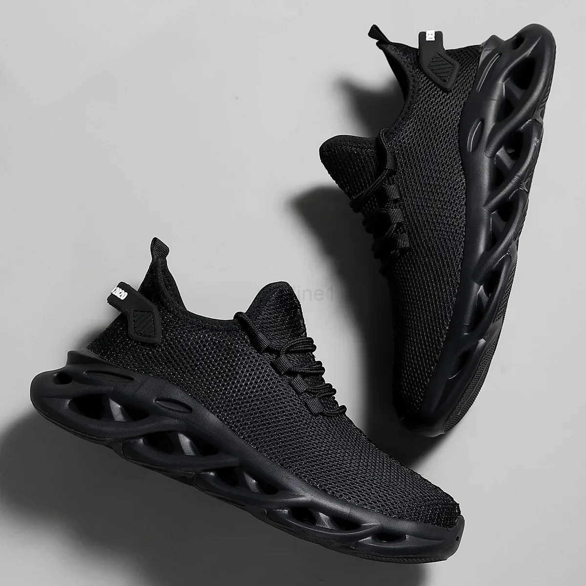 Mens Running Shoes 2024 Mens White Sneakers Shoes Mesh Breathable Outdoor Tennis Walking Gym Shoes for Men Plus Size 39-47 Z241209