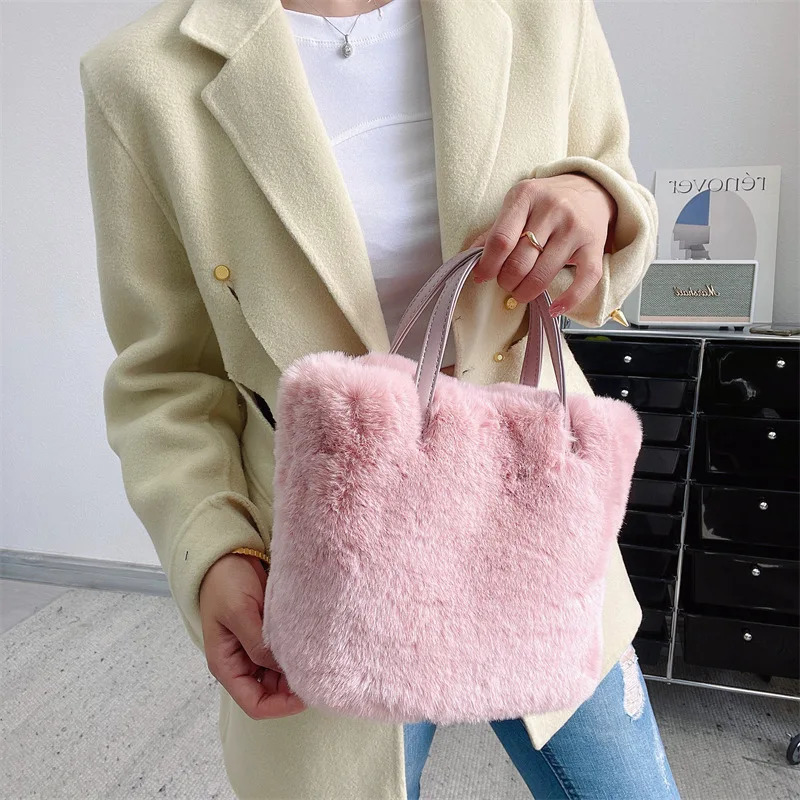 Practical Largecapacity Bucket Bag Handbag Fashionable Rabbit Fur Plush Tote 2023 Winter 241225