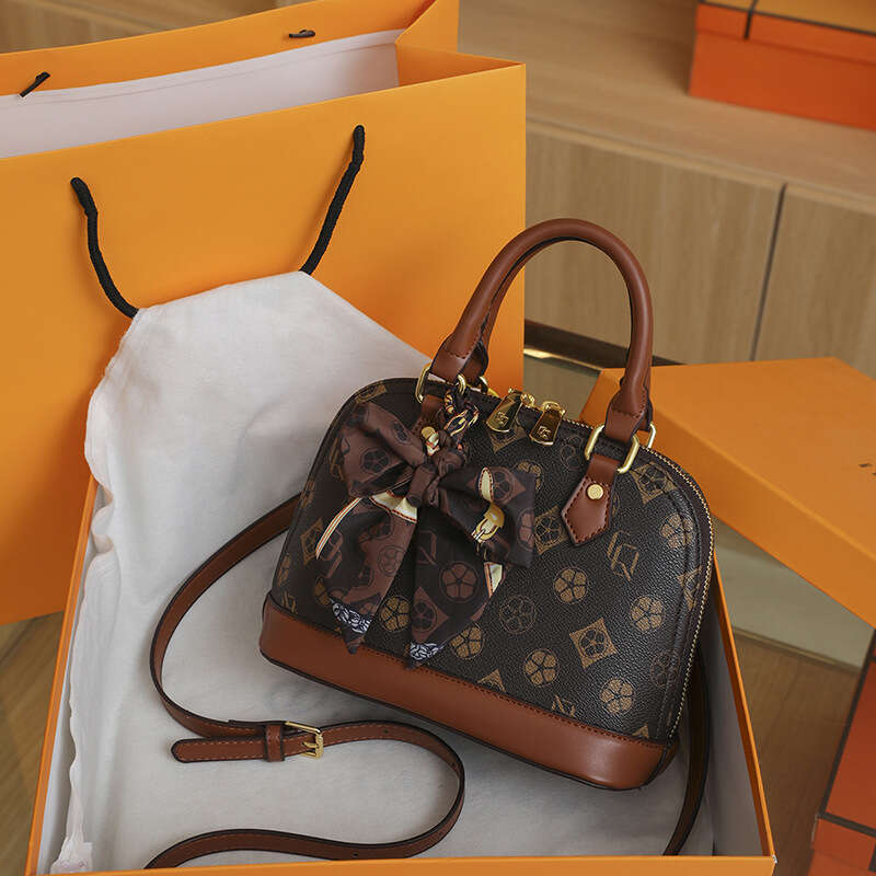 High end shell women's bag, light luxury and western-style versatile handbag, single shoulder crossbody bag