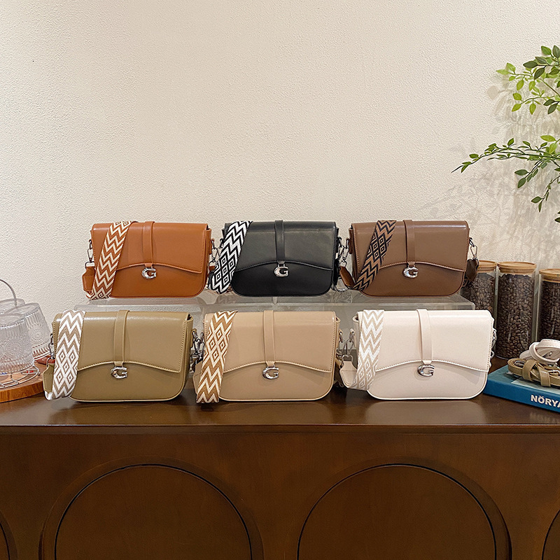 Fashion for women 2025s designer new small square simple casual single shoulder diagonal cross versatile stylish bag women bag