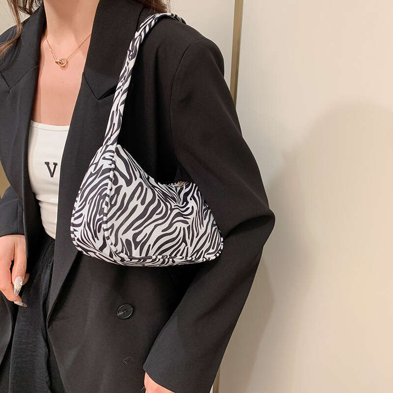 Small women 2024 new printed canvas fashion Korean version shoulder women's armpit bag