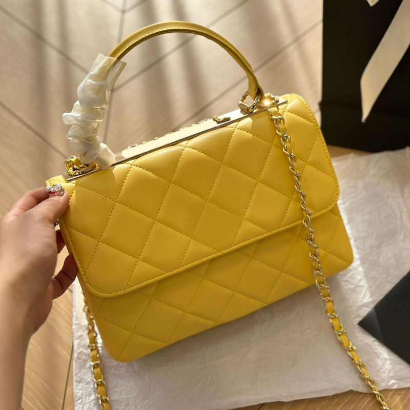 Designer Women Trendy Shoulder Bag Woven Letters Sequined Decoration Tote with Top Handle 25x18cm Multi Pochettes Diamond Gold Hardware Chain Cross Body Handbag