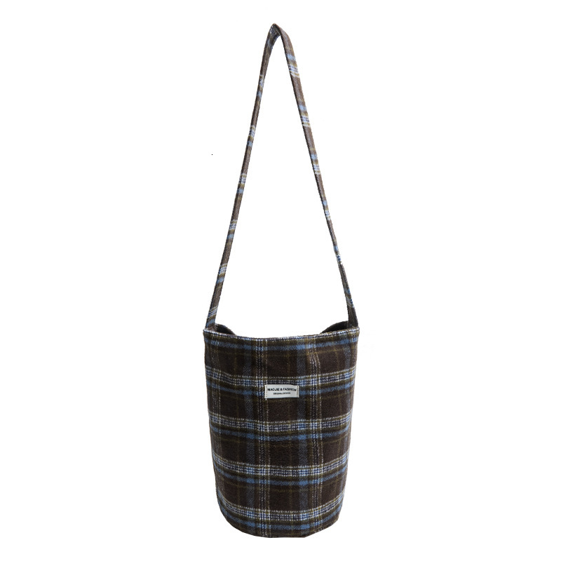 Woolen plaid for women 2025 new fashionable and stylish large capacity crossbody bag casual single shoulder commuting bucket bag