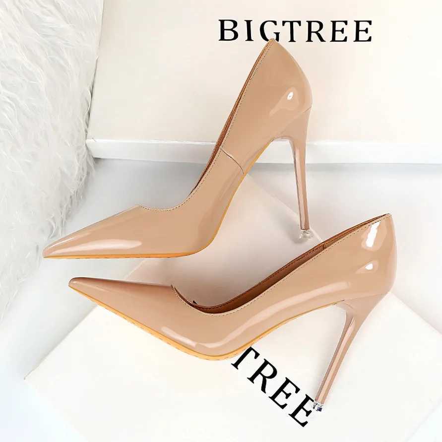 2024 Womens Fetish 10.5cm High Heels Wedding Pump Womens Pointed Toe Nude Brown Valentines Day High Heels Scarf Office Stripping Red Shoes Y241116