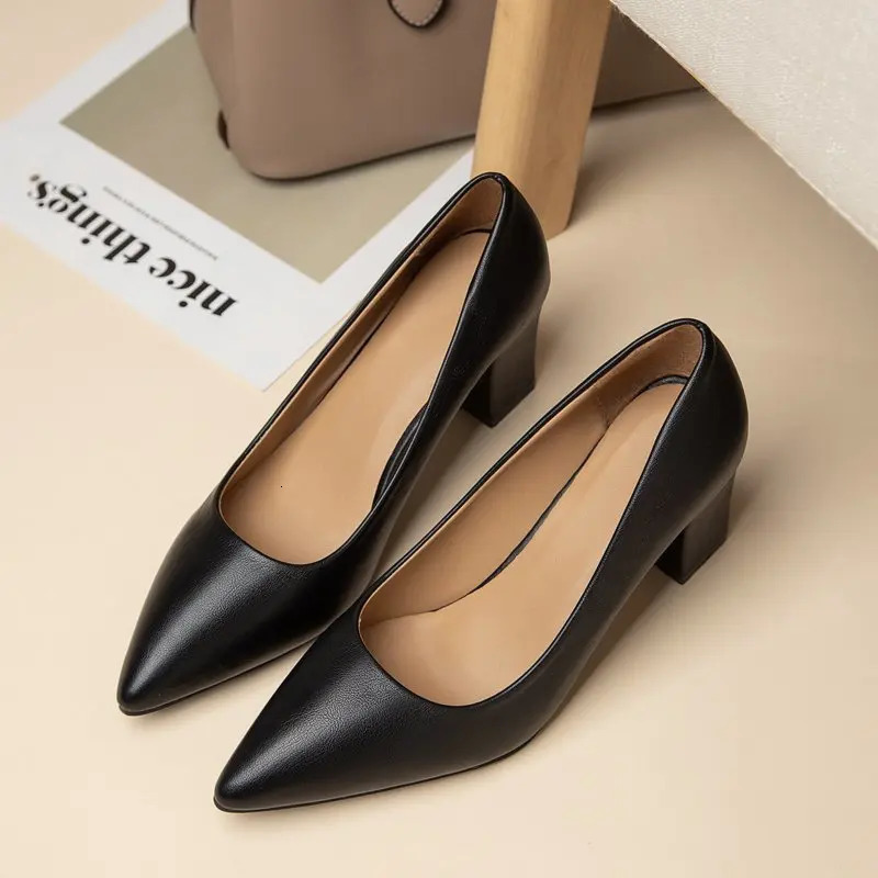 High Heel Shoes Pointed Shallow Patent Leather High Heels Fashion Elegant Shoes Women Thin Heel Platform Work Shoes Pumps 241228