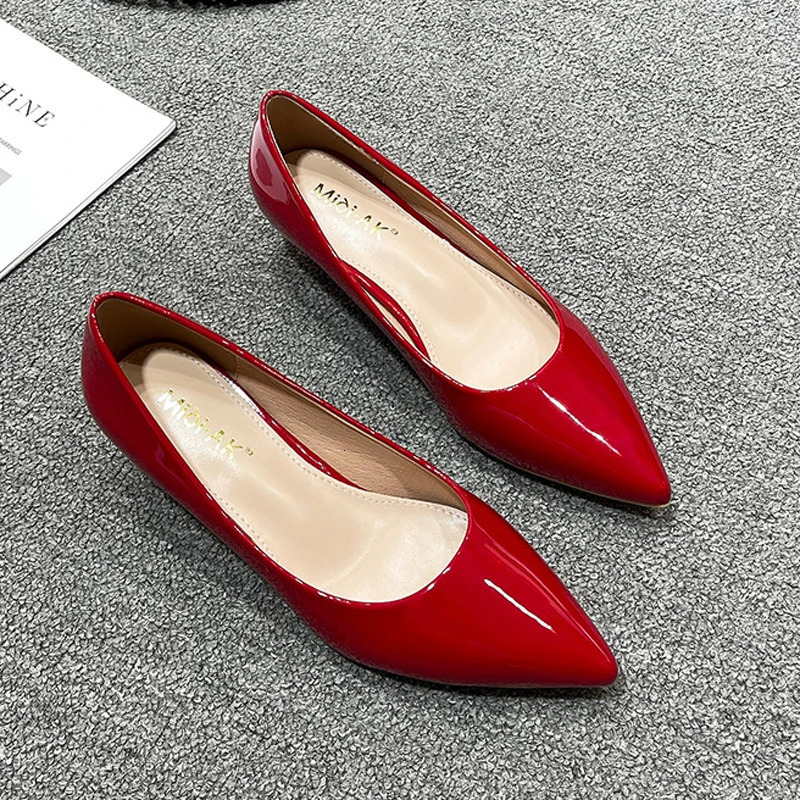 Women Small Kitten High Heels Shoes Brief Shiny Leather Pumps Low Heel Ladies Work Office Shoes OL Elegant Brides Wedding Tacone 241209