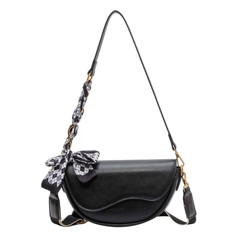 Small for women 2024 new model, popular this year, high-end texture, fashionable crossbody bag, internet famous saddle bag
