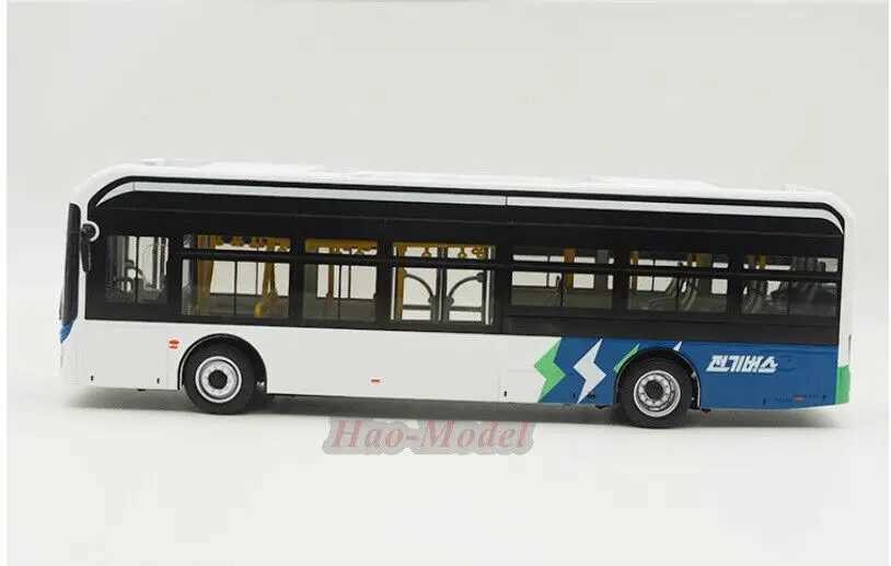 1/42 Used for HTK6111GBEV Pure Electric Bus Model Alloy Die Casting Simulation Childrens Toy Boy Birthday Gift Amateur Display Series X241209