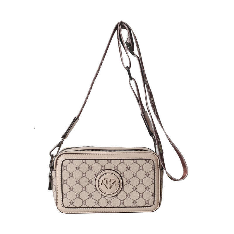 High end fashion letter small square trendy and versatile, casual shoulder crossbody bag, temperament box bag