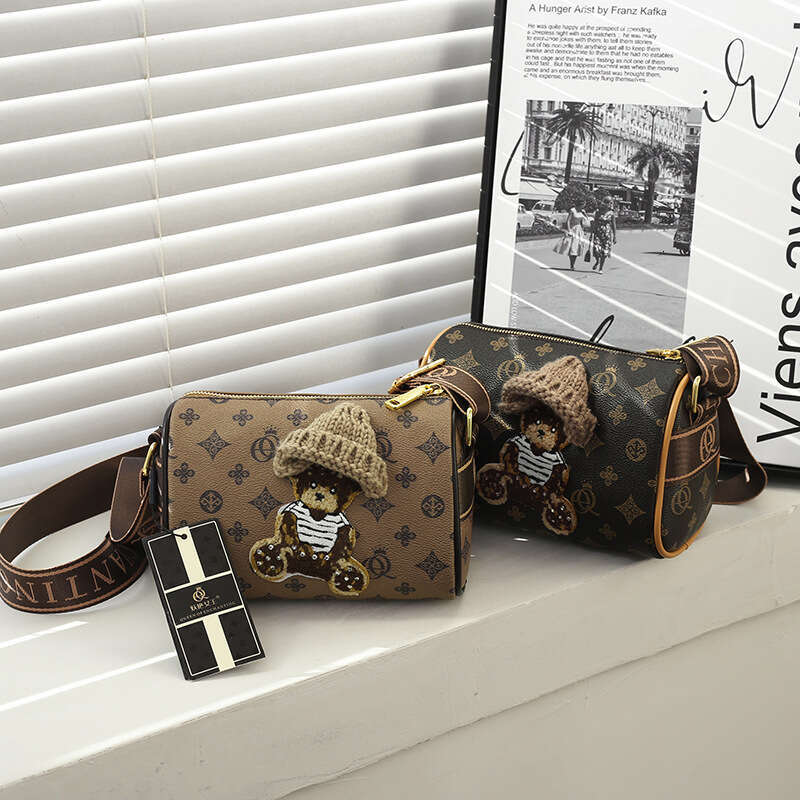 Embroidered teddy bear pillow women's light luxury Boston bag, trendy printed single shoulder crossbody bag