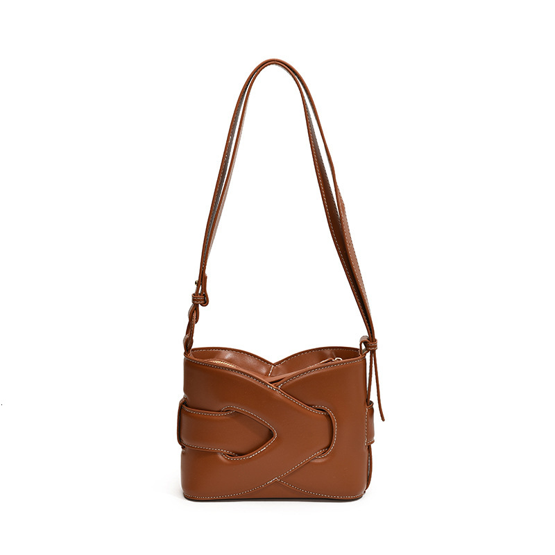 Advanced style fashionable 2025S designer new large capacity commuting shoulder geometric design women bag niche trend diagonal cross bag