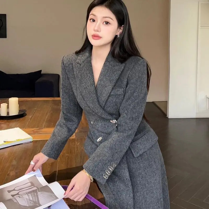 High end Hepburn style gray thick suit womens wool coat winter clothing coat commuting fashion long coat womens clothing 241204
