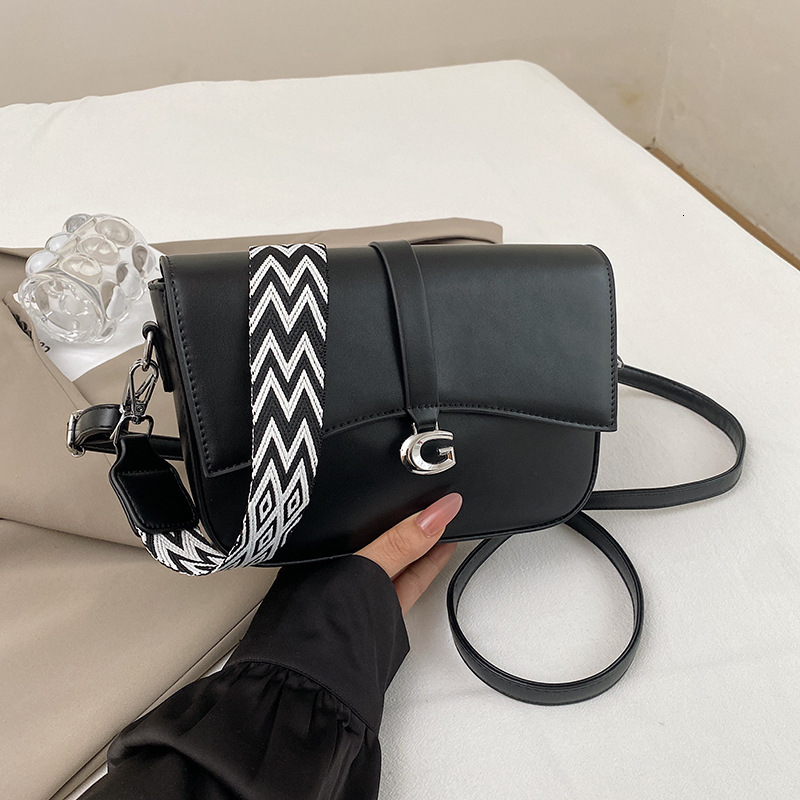 Fashion for women 2025s designer new small square simple casual single shoulder diagonal cross versatile stylish bag women bag