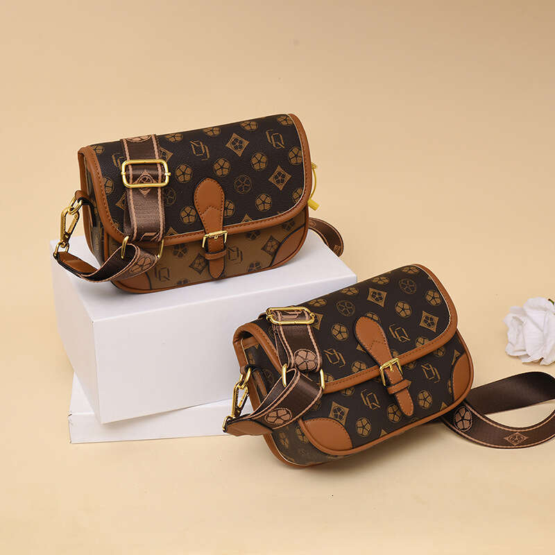 Advanced style stick printed small square 2024 new light luxury crossbody versatile women's single shoulder armpit bag