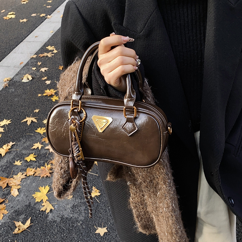 High end Boston handbag 2025s designer autumn and winter new versatile fashionable women shoulder bag crossbody bag