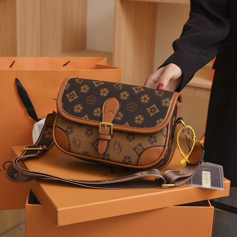 Advanced style stick printed small square 2024 new light luxury crossbody versatile women's single shoulder armpit bag