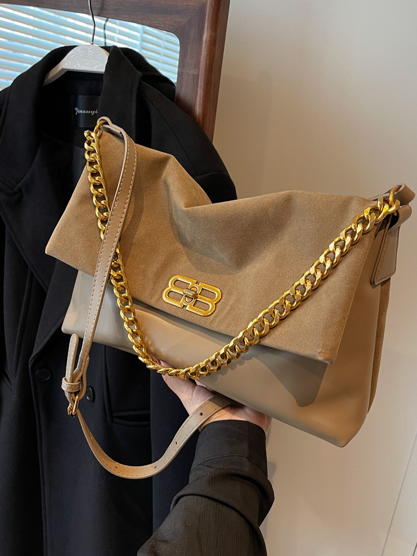 Free shipping designer bag Shoulder Bags single tote bag Crossbody bag metal buckle chain womens bag bowling