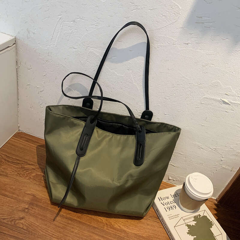 2024 New Large Capacity Oxford Cloth Shoulder Commuter Ins Trendy Girl Underarm Student Handheld Tote Bag
