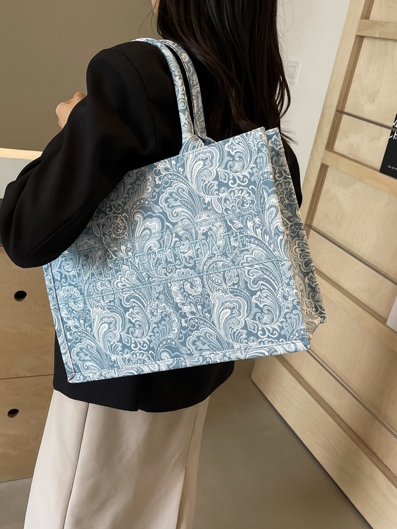 Designer Shoulder Handbags - Stylish Commuting Tote Large Capacity Underarm Bag, Fashionable And Lightweight For Daily Use New Free Delivery Designer 