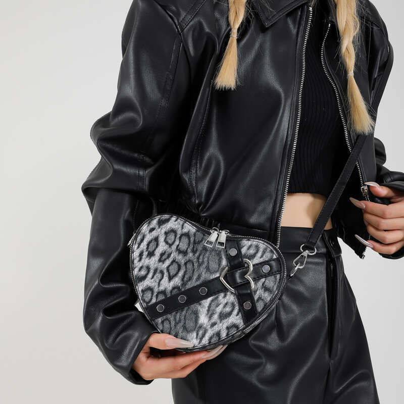 2024 new heart-shaped women's design sense leopard print shoulder niche western-style crossbody bag