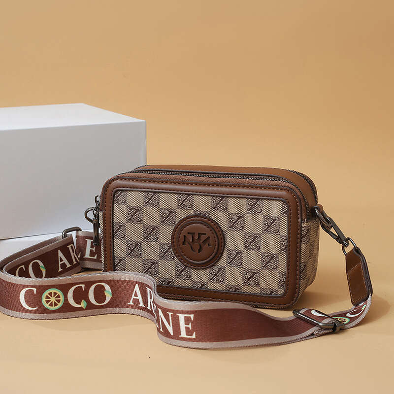 High end fashion letter small square trendy and versatile, casual shoulder crossbody bag, temperament box bag