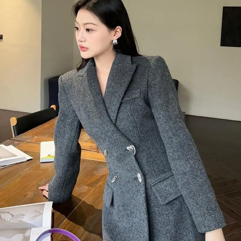 High end Hepburn style gray thick suit womens wool coat winter clothing coat commuting fashion long coat womens clothing 241204