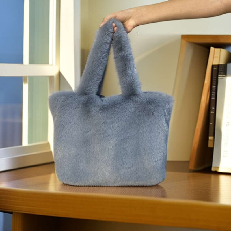 Tiktok The same large capacity bag for female autumn winter plush handheld with one shoulder slanting cross is simple and versatile