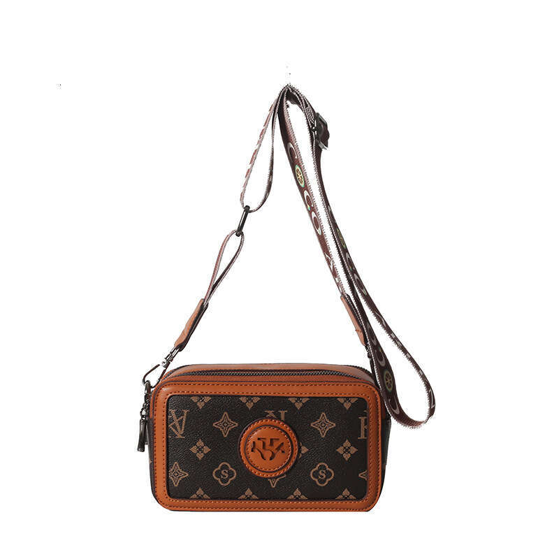 High end fashion letter small square trendy and versatile, casual shoulder crossbody bag, temperament box bag