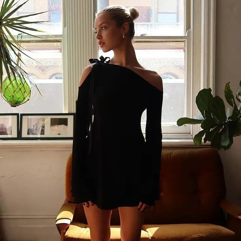 Sexy Irregular Flare Sleeves Diagonal Neck Lace Up Off Shoulder Slim Fit Long Sleeved Dress for Women 241209