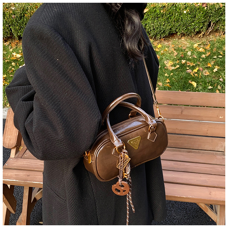 High end Boston handbag 2025s designer autumn and winter new versatile fashionable women shoulder bag crossbody bag