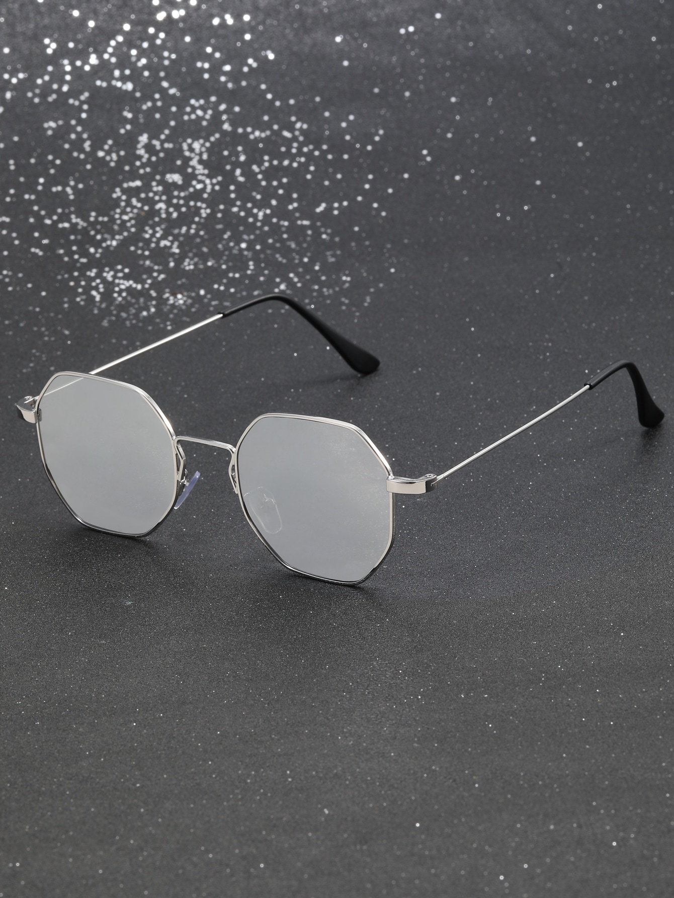 Fashion Women's Polygonal Frame Metal Glasses Vintage Simple Eyeglasses Design Eyewear for Travelling and Taking Pictures