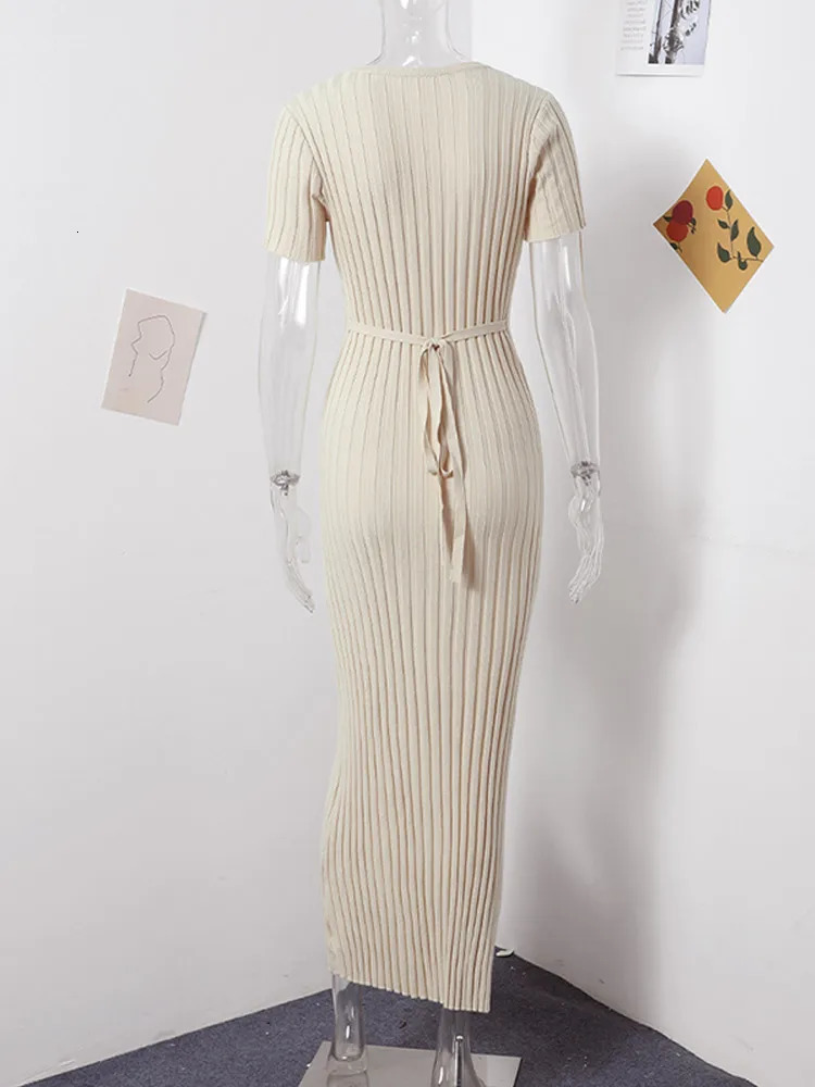 Knitted Women Long Dress Short Sleeve Pleated Lady Dresses 2024 Fashion Autumn Winter Hip Package O Neck Female Vestidos 241209