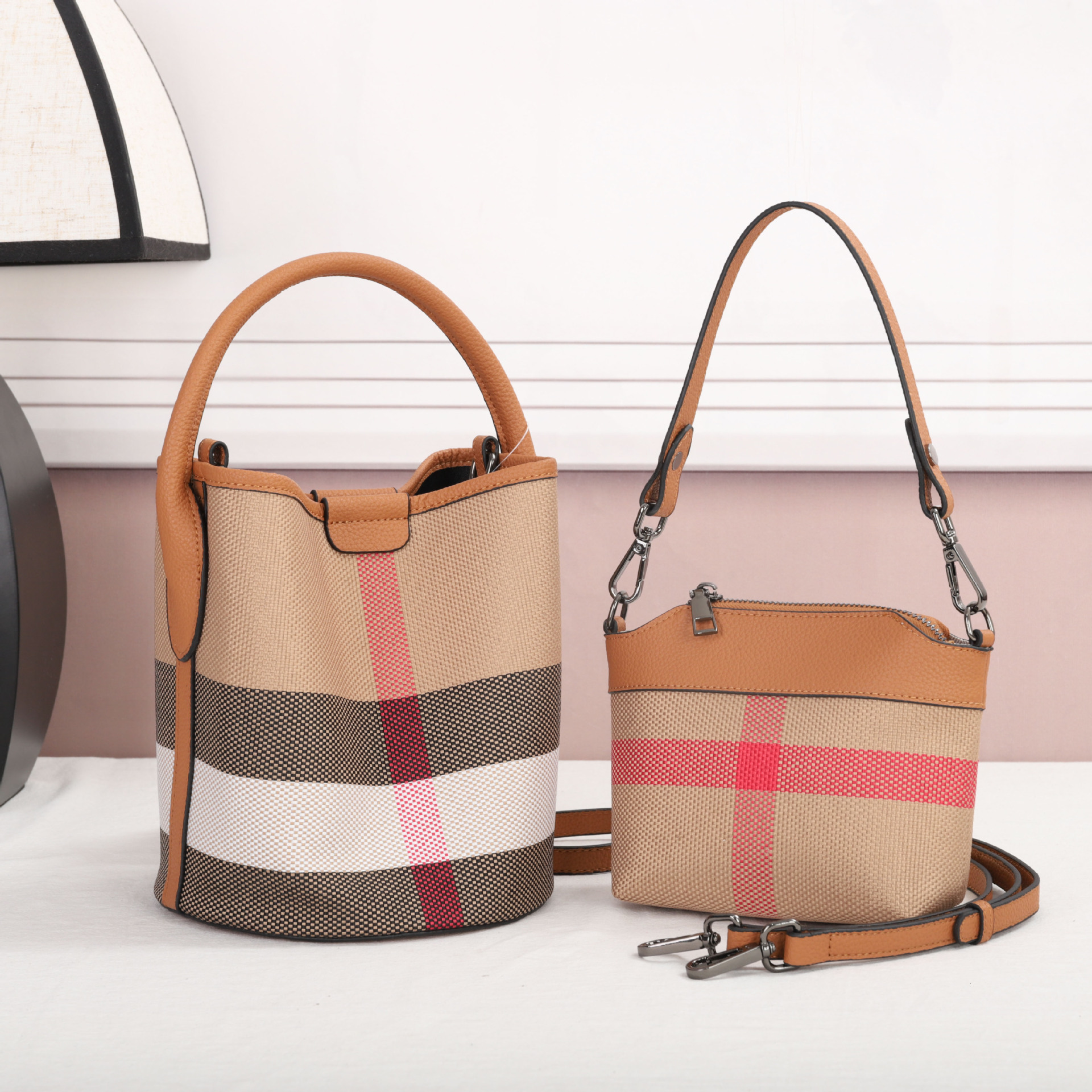 Advanced Leather Bucket Shaped Fashion Designer Multifunctional Checkered Handbag Single Shoulder Crossbody Bag