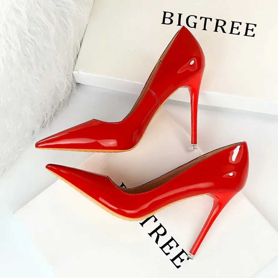 2024 Womens Fetish 10.5cm High Heels Wedding Pump Womens Pointed Toe Nude Brown Valentines Day High Heels Scarf Office Stripping Red Shoes Y241116