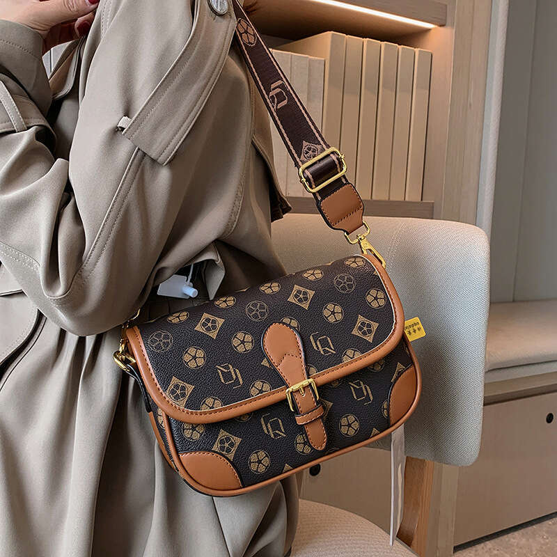 Advanced style stick printed small square 2024 new light luxury crossbody versatile women's single shoulder armpit bag