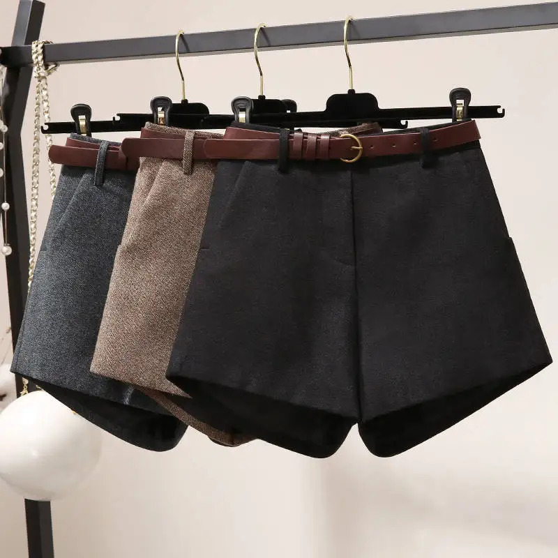 Womens autumn and winter wool shorts black gray high waisted casual shorts Korean fashion office womens wool wide leg shorts C7621 241206