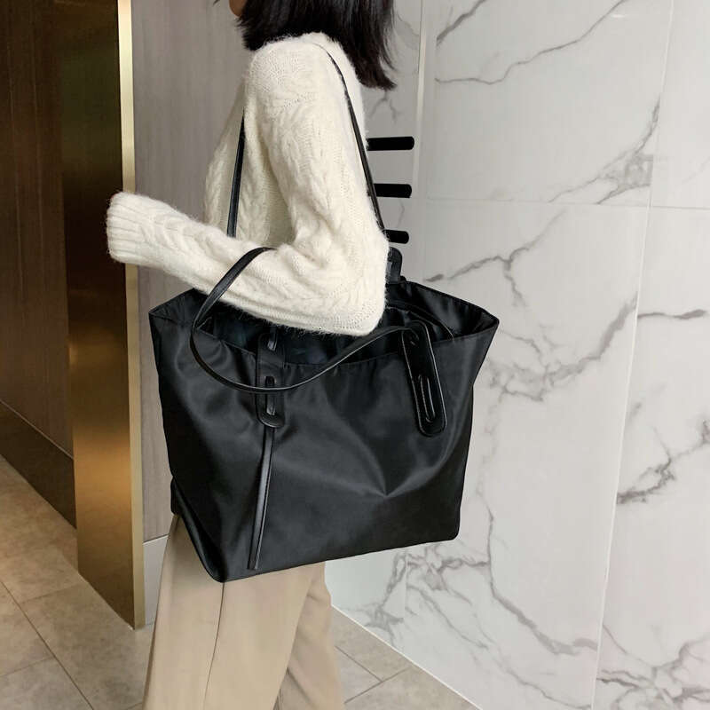 2024 New Large Capacity Oxford Cloth Shoulder Commuter Ins Trendy Girl Underarm Student Handheld Tote Bag