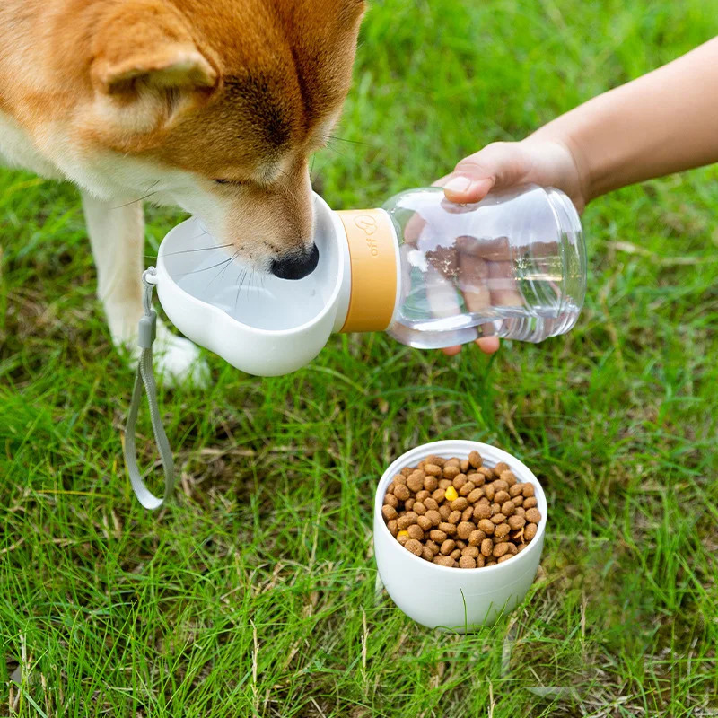 Pet outing water cup dog water bottle portable feeding and water feeding cup walking dog water bottle outdoor drinking water 241209