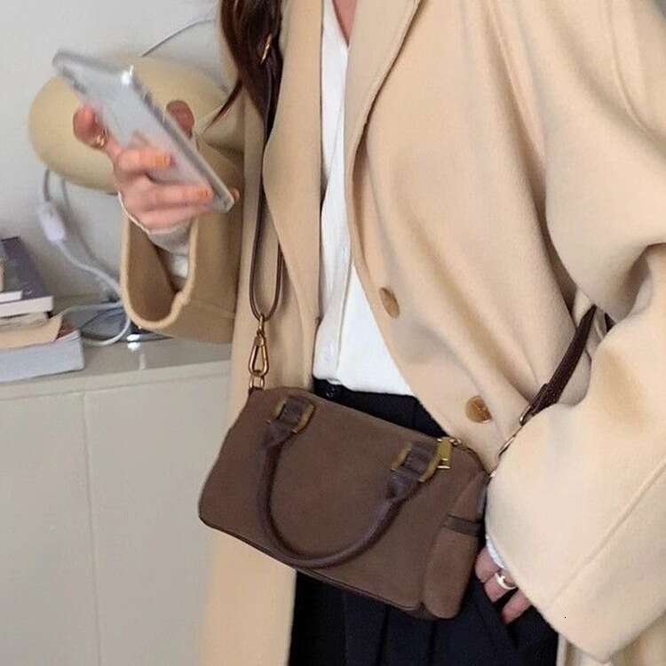New Autumn And Winter Handbag, Retro Suede Versatile, Single Shoulder Diagonal Cross Small Pillow, Boston Bag, Fashionable Quality, Classic B2